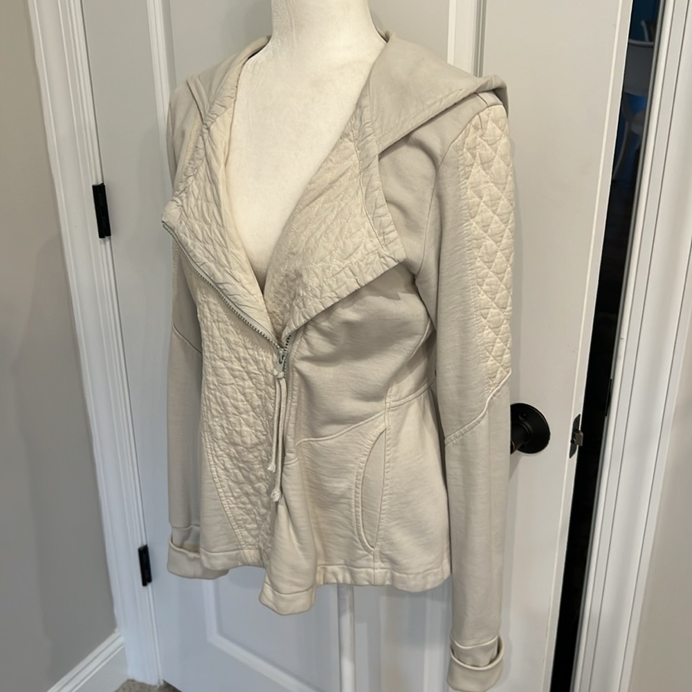 PRAIRIE UNDERGROUND
Cloak Zip Up Hoodie Top Jacket in Cream Size Medium - Picture 2 of 12